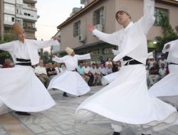 Bayraklı Belediyesi Camide Sema Gösterisi Düzenledi