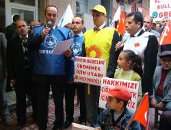 Kadirli'de Türk Eğitim-sen Üyeleri İş Bırakma Eylemi Yaptı