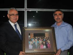 Vali Çakır, İş Adamları Ve Eğitim Gönüllülerine İftarla Veda Etti