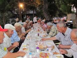 Akhisar Huzurevi'nde İftar Coşkusu