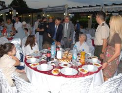 Denizli Valisi Demir, Şehit Yakınları Ve Gazilere İftar Yemeği Verdi