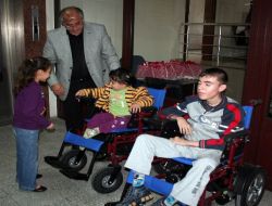 Tavşanlı Belediyesi'nden Engellilere Bayram Hediyesi Akülü Sandalye
