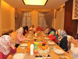 Vali Karaloğlu, Sevgi Evleri'nin Öğrencileriyle İftar Açtı
