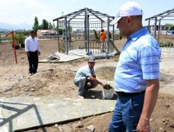 Başkan Korkut, Hilalkentpark Peyzaj Çalışmalarını Denetledi