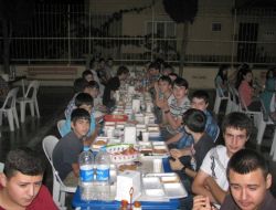 Özel Yıldız Koleji Mezunları İftarda Buluştu