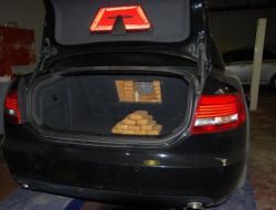 Lüks Araçtaki Eroine Film Gibi Operasyon