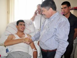 Milletvekili Tanrıverdi, Yaralı Asker Yuca’yı Hastanede Ziyaret Etti