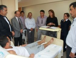 Ak Parti Heyeti Yaralı Askerleri Ziyaret Etti