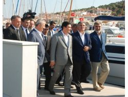 Rüzgar Sörfü Şovunu Seyrettiler..