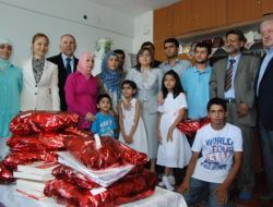 Bakan Şahin’den Afgan Aileye Vatandaşlık Ve Burs Sözü