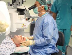 Birincigöz Hastanesi'nden Lazerle Kornea Nakli