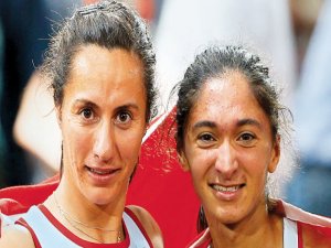 Aslı Çakır Alptekin ve Gamze Bulut Twitter'ı yıktı