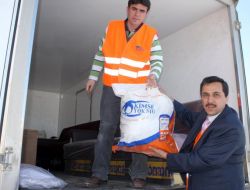 Dadaşlar Ramazan'da Van'a Yardım Köprüsü Kurdu