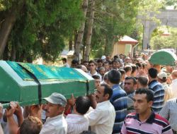 Barajda Boğulan Baba Ve Çocukları Gözyaşlarıyla Defnedildi (2)