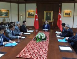 Gül, Pakistanlı Bakanı Kabul Etti!