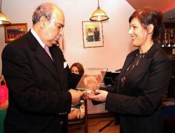 Türk Gazeteciye, İngiltere'deki Gazeteciler Derneğinden Ödül Aldı!