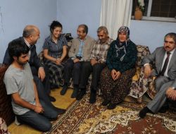 Bakan Eker Muş'ta Bir Odada Yaşayan 5 Çocuklu Aileyi Ziyaret Etti