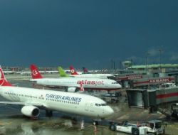 FIRTINA HAVA ULAŞIMINI ETKİLEDİ!