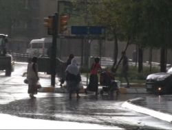 Şiddetli Yağmur Fırtınaya Dönüştü!