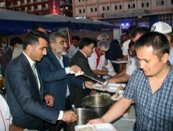 Bakan Yıldız Yozgatlılarla İftar Çadırında Orucunu Açtı