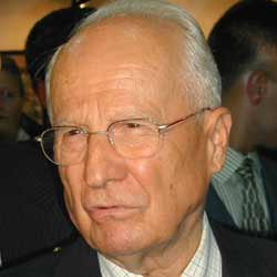 Kenan Evren, GATA'ya sevk edildi!!