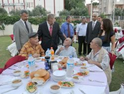 Vali Cerrah, Huzurevi Sakinleriyle İftarda Buluştu