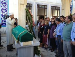 Lisa Şener, Gözyaşları Arasında Toprağa Verildi