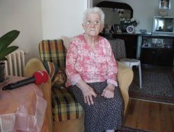 ‘Elektrikçiyiz’ Deyip, 96 Yaşındaki Kadının Maaşını Çaldılar