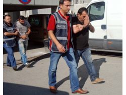 Hamile Çete Lideri Komşusunu Önce Gasp Ettirdi, Sonra Teselli Etti