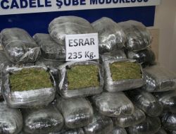 Kuzey Irak'tan Türkiye'ye Giren Tır'da 235 Kg. Esrar