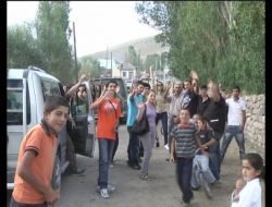 Yurt Dışından Gelen Öğrenciler Köyleri Gezip Süt Sağdı