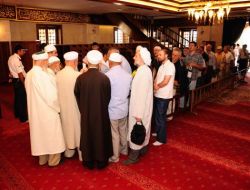 Ankaralılar Sakal-ı Şerif'i Görebilmek İçin Hacı Bayram'a Akın Etti