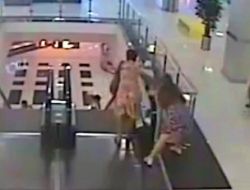 Batman’e Özenen Çocuğun 3. Kattan Düşmesi Kameraya Yansıdı