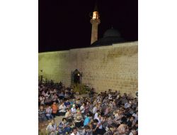 Teravih Namazı Sonrası Bal Şerbeti İkramı