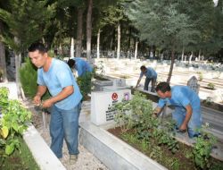 Bayram Öncesi Mezarlıkların Bakımları Yapıldı