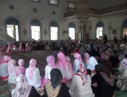 Keles Merkez Kuran Kursu Öğrencilerinin Hatim Heyecanı