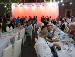 Egemen Bağış Darülaceze Sakinleriyle İftarda Bir Araya Geldi