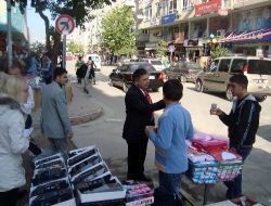 Uzmanlar Sokaklarda Satış Yapan Çocuklardan Alışveriş Yapılmamasını İstiyor