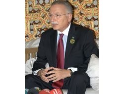 İhsanoğlu: Suriye'nin Üyeliğinin Askıya Alınmasına İran Karşı Çıktı