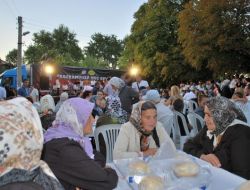 Bereket Konvoyu Bulgaristan’da 5 Bin Kişiye İftar Verdi