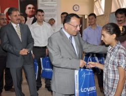 Dar Gelirli Öğrencilerin Bayramlıkları Devletten