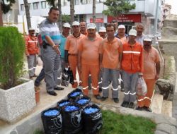 Temizlik İşçileri Engelliler İçin 20 Bin Kapak Topladı