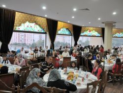 Yetim Çocuklar, Yaşlılarla İftarda Buluştu