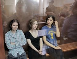 Putin Kaşıtı Punkçı Pussy Riot Grubu Üyelerine 2 Yıl Hapis