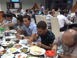 Gökkuşağı Derneği İftar Verdi