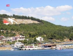 Çanakkale Feribot İskelelerinde Kilometrelerce Araç Kuyruğu Oluştu