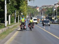 Üç Yaşındaki Minik Gezgin 4 Bin Kilometrelik Bisiklet Yolculuğunda