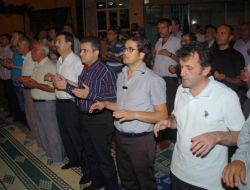 Belde Sakinleri Yağmur Duasına Çıktı