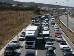 Tem Ve Eskihisar'da Yoğun Trafik Devam Ediyor
