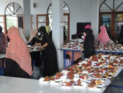 Tayland'da Bayram Namazını Kadınlar Da Kılıyor